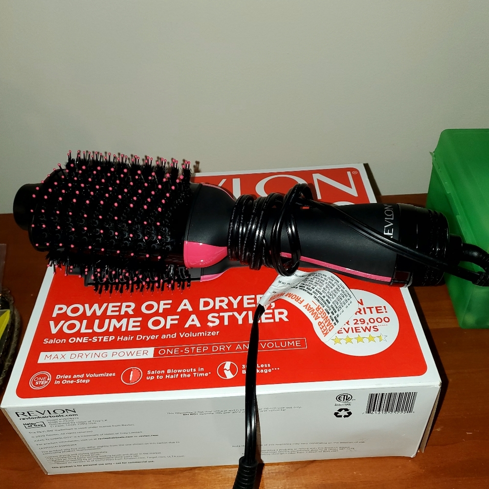 Revlon One-Step Hair Dryer & Volumizer Hot Air Brush